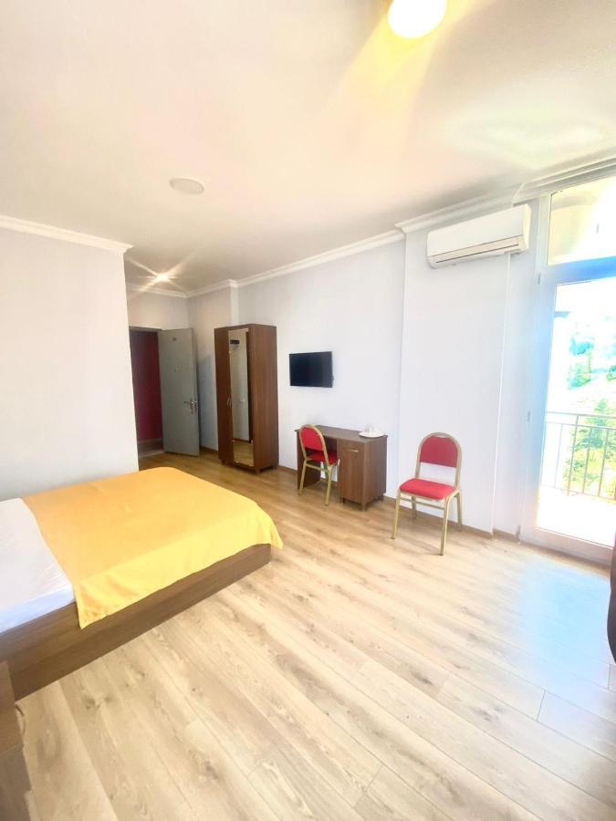 Mimino Aparthotel Batumi Exterior foto